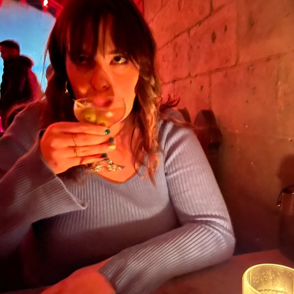 Meet your Posher, Jessica - Picture 3 of 3